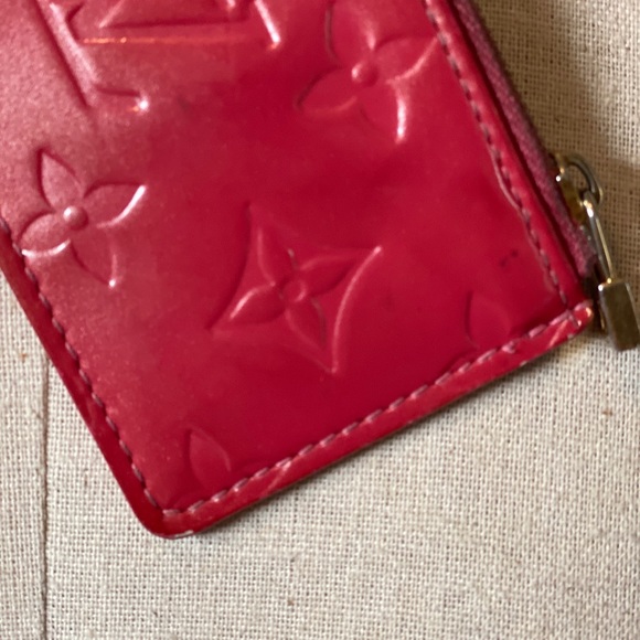 LV Vernis Key Cles in Pink - Picture 2 of 16